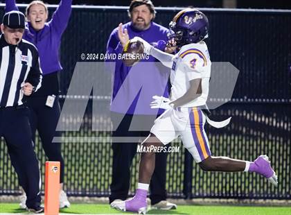 Thumbnail 2 in Richardson vs Haltom (UIL Football 6A D1 Bi-District) photogallery.