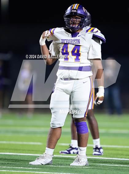 Thumbnail 2 in Richardson vs Haltom (UIL Football 6A D1 Bi-District) photogallery.