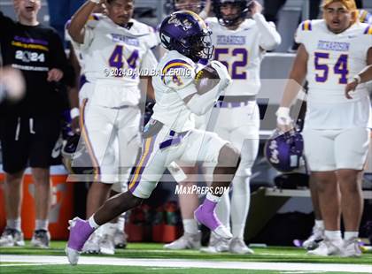 Thumbnail 1 in Richardson vs Haltom (UIL Football 6A D1 Bi-District) photogallery.