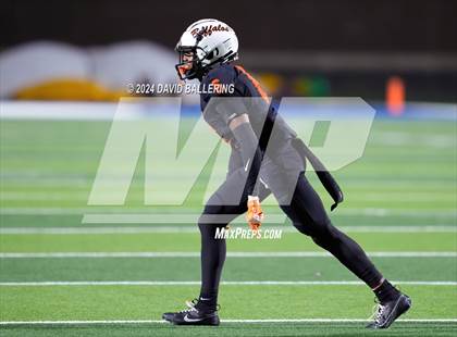 Thumbnail 1 in Richardson vs Haltom (UIL Football 6A D1 Bi-District) photogallery.