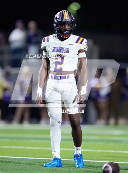 Thumbnail 3 in Richardson vs Haltom (UIL Football 6A D1 Bi-District) photogallery.