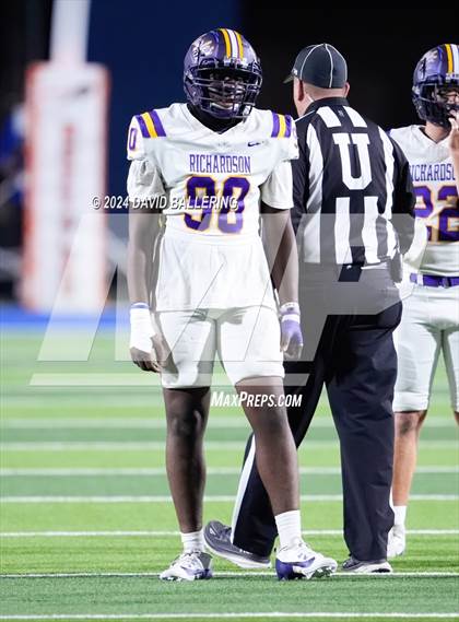 Thumbnail 1 in Richardson vs Haltom (UIL Football 6A D1 Bi-District) photogallery.