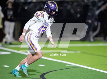 Thumbnail 2 in Richardson vs Haltom (UIL Football 6A D1 Bi-District) photogallery.