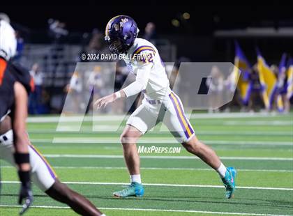 Thumbnail 1 in Richardson vs Haltom (UIL Football 6A D1 Bi-District) photogallery.