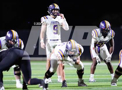 Thumbnail 3 in Richardson vs Haltom (UIL Football 6A D1 Bi-District) photogallery.