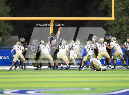 Thumbnail 2 in St. John Bosco vs Sierra Canyon photogallery.
