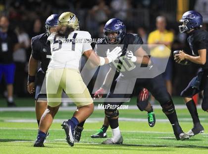 Thumbnail 3 in St. John Bosco vs Sierra Canyon photogallery.