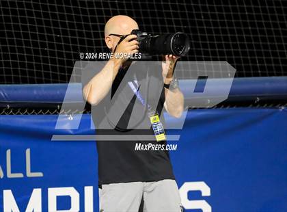Thumbnail 3 in St. John Bosco vs Sierra Canyon photogallery.
