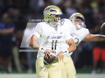 Thumbnail 3 in St. John Bosco vs Sierra Canyon photogallery.
