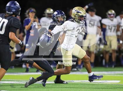 Thumbnail 3 in St. John Bosco vs Sierra Canyon photogallery.