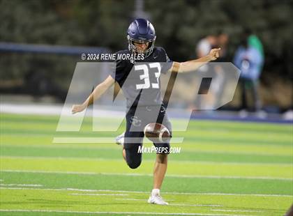Thumbnail 1 in St. John Bosco vs Sierra Canyon photogallery.