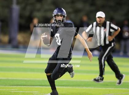 Thumbnail 3 in St. John Bosco vs Sierra Canyon photogallery.
