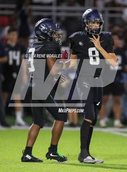 Thumbnail 1 in St. John Bosco vs Sierra Canyon photogallery.