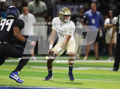 Thumbnail 1 in St. John Bosco vs Sierra Canyon photogallery.
