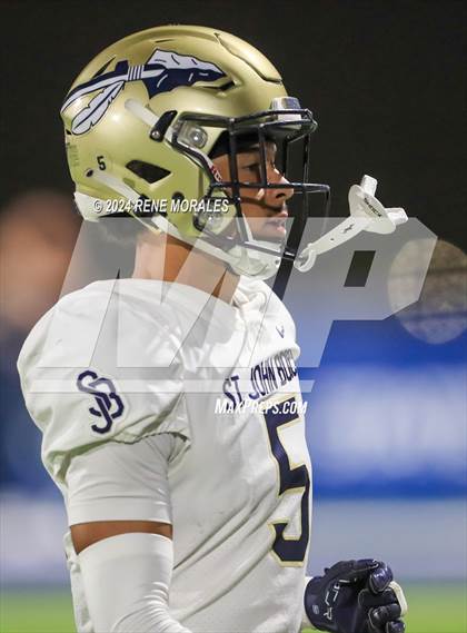 Thumbnail 2 in St. John Bosco vs Sierra Canyon photogallery.