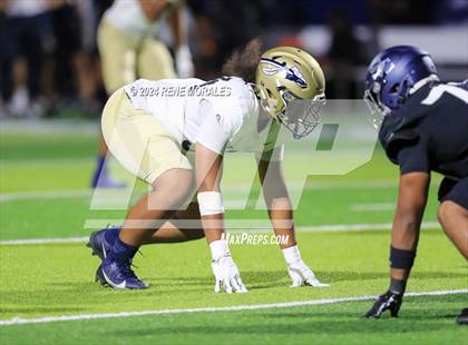 Thumbnail 3 in St. John Bosco vs Sierra Canyon photogallery.