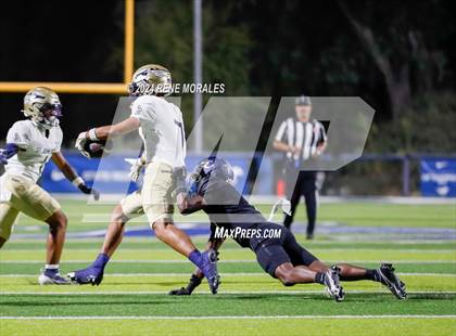 Thumbnail 2 in St. John Bosco vs Sierra Canyon photogallery.