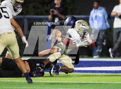 Thumbnail 3 in St. John Bosco vs Sierra Canyon photogallery.
