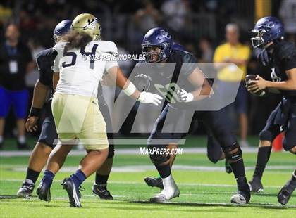 Thumbnail 2 in St. John Bosco vs Sierra Canyon photogallery.