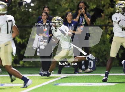 Thumbnail 1 in St. John Bosco vs Sierra Canyon photogallery.
