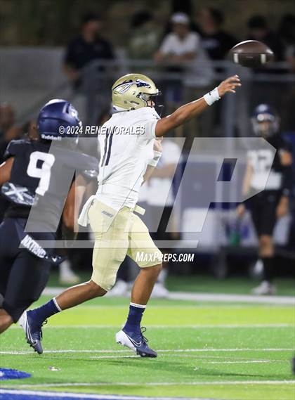 Thumbnail 3 in St. John Bosco vs Sierra Canyon photogallery.