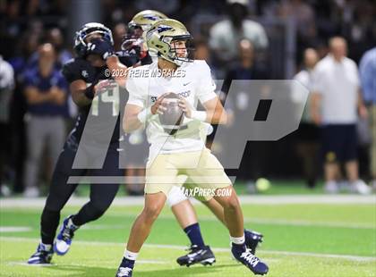Thumbnail 1 in St. John Bosco vs Sierra Canyon photogallery.