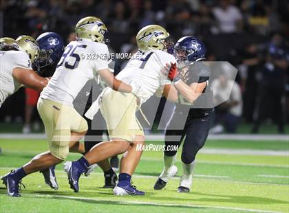 Thumbnail 2 in St. John Bosco vs Sierra Canyon photogallery.