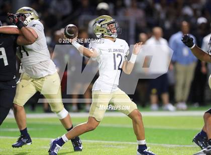 Thumbnail 2 in St. John Bosco vs Sierra Canyon photogallery.