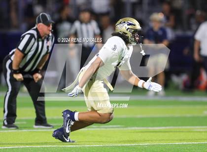 Thumbnail 2 in St. John Bosco vs Sierra Canyon photogallery.