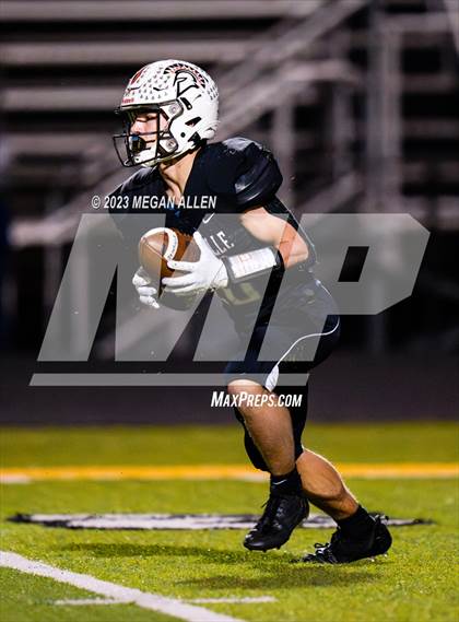 Thumbnail 1 in Brookville @ Waynesville (OHSAA Region 20 Regional Semifinal) photogallery.