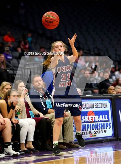 Thumbnail 1 in West Campus vs Union Mine (CIF SJS D4 Final) photogallery.