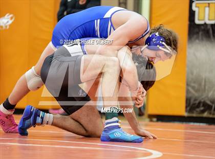 Thumbnail 2 in 56th Akron Holiday Tournament (round 1) photogallery.