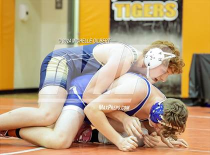 Thumbnail 2 in 56th Akron Holiday Tournament (round 1) photogallery.