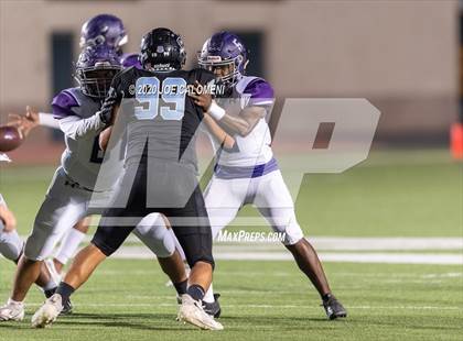 Thumbnail 2 in Harlan vs Warren photogallery.
