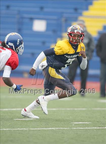 Thumbnail 3 in Sacramento vs. East Bay (Sacramento Holiday Classic) photogallery.