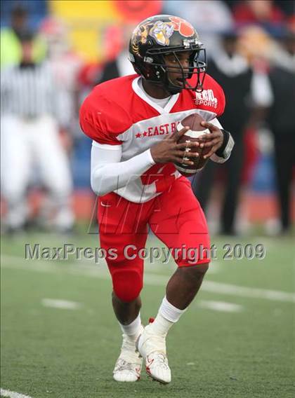 Thumbnail 1 in Sacramento vs. East Bay (Sacramento Holiday Classic) photogallery.
