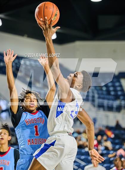 Thumbnail 2 in Madison vs. Westside (Houston ISD Tournament) photogallery.