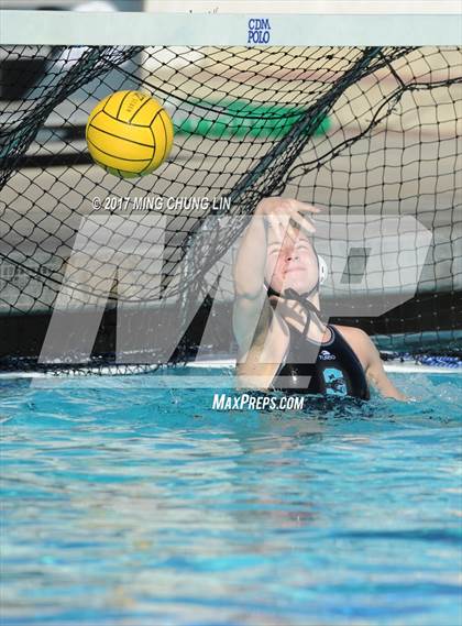 Thumbnail 1 in Edison vs. Santiago (Newport Holiday Cup) photogallery.