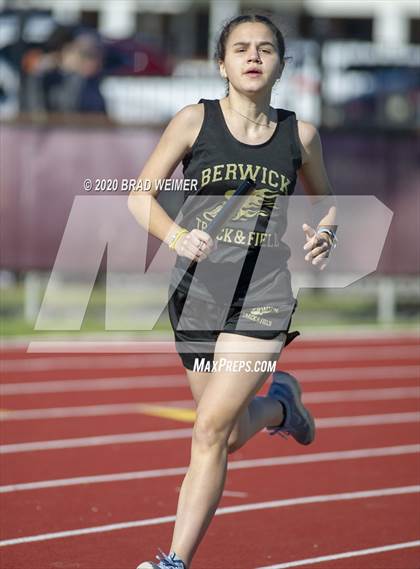 Thumbnail 1 in E.D. White Catholic Relays photogallery.