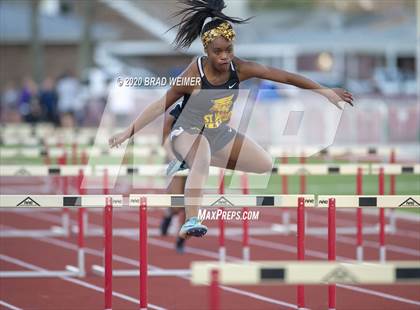 Thumbnail 2 in E.D. White Catholic Relays photogallery.