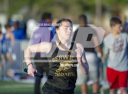 Thumbnail 3 in E.D. White Catholic Relays photogallery.