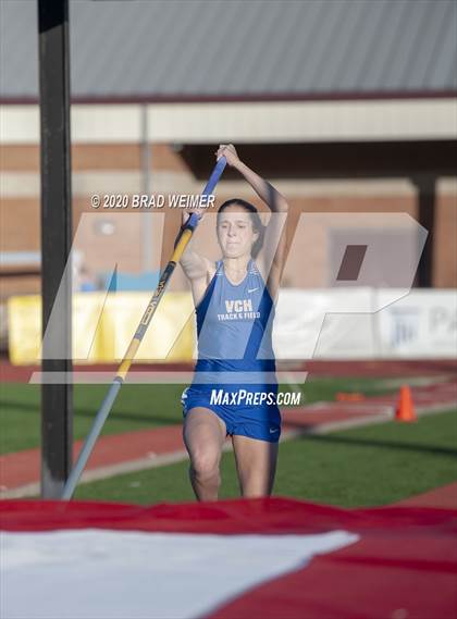 Thumbnail 2 in E.D. White Catholic Relays photogallery.