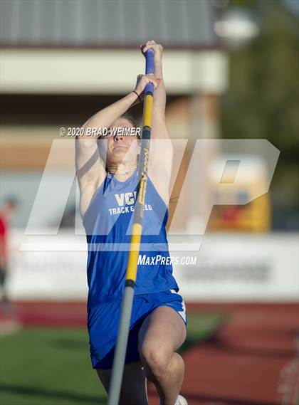 Thumbnail 3 in E.D. White Catholic Relays photogallery.
