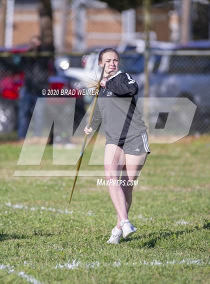 Thumbnail 2 in E.D. White Catholic Relays photogallery.