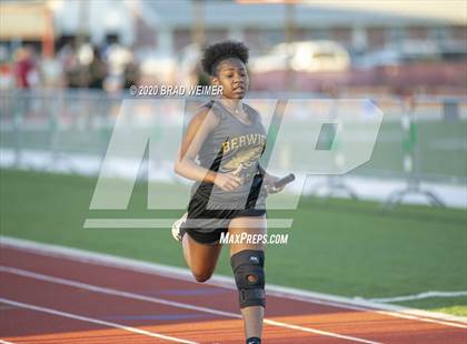 Thumbnail 2 in E.D. White Catholic Relays photogallery.