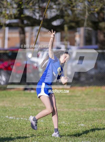 Thumbnail 3 in E.D. White Catholic Relays photogallery.