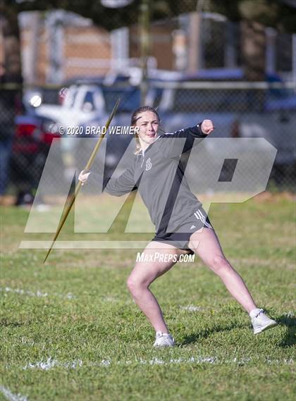 Thumbnail 3 in E.D. White Catholic Relays photogallery.