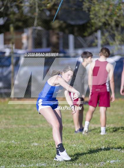 Thumbnail 3 in E.D. White Catholic Relays photogallery.