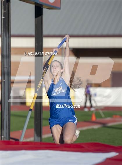 Thumbnail 3 in E.D. White Catholic Relays photogallery.