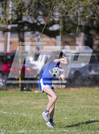 Thumbnail 3 in E.D. White Catholic Relays photogallery.